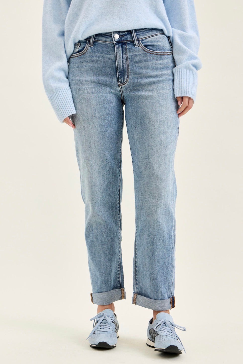 Judy Blue MId-Rise Boyfriend Jean