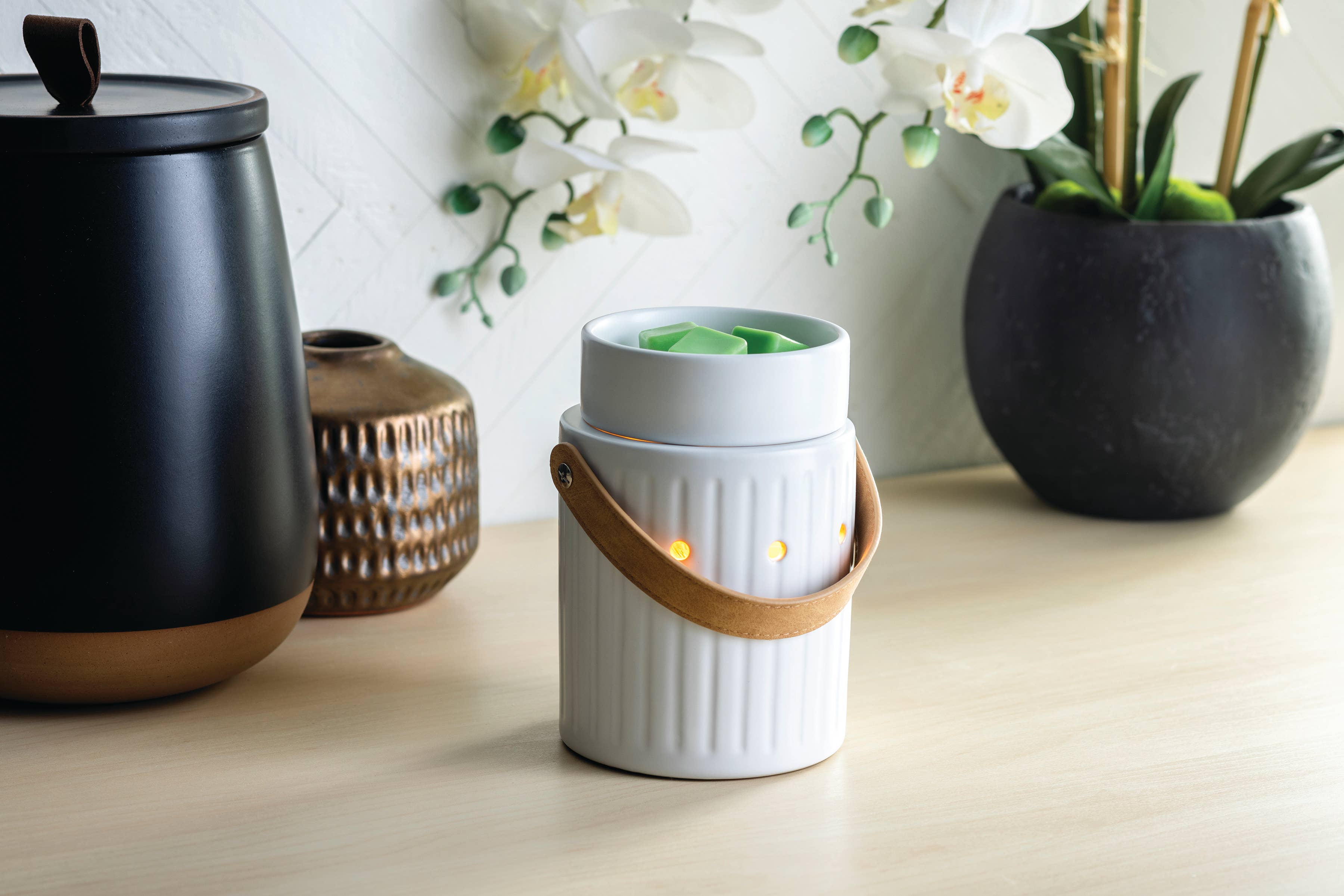 Leather Handle Illumination Fragrance Warmer